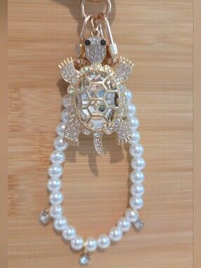 Glam Rhinestone Gold Sea Turtle Keychain & Pearl Wristlet Bag Charm 🐢